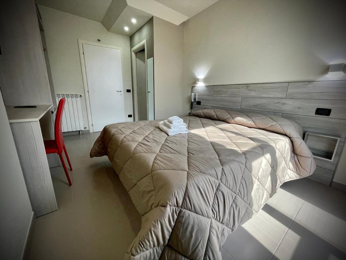 Hotel Le Ceramiche Cosenza Montalto Uffugo Esterno foto
