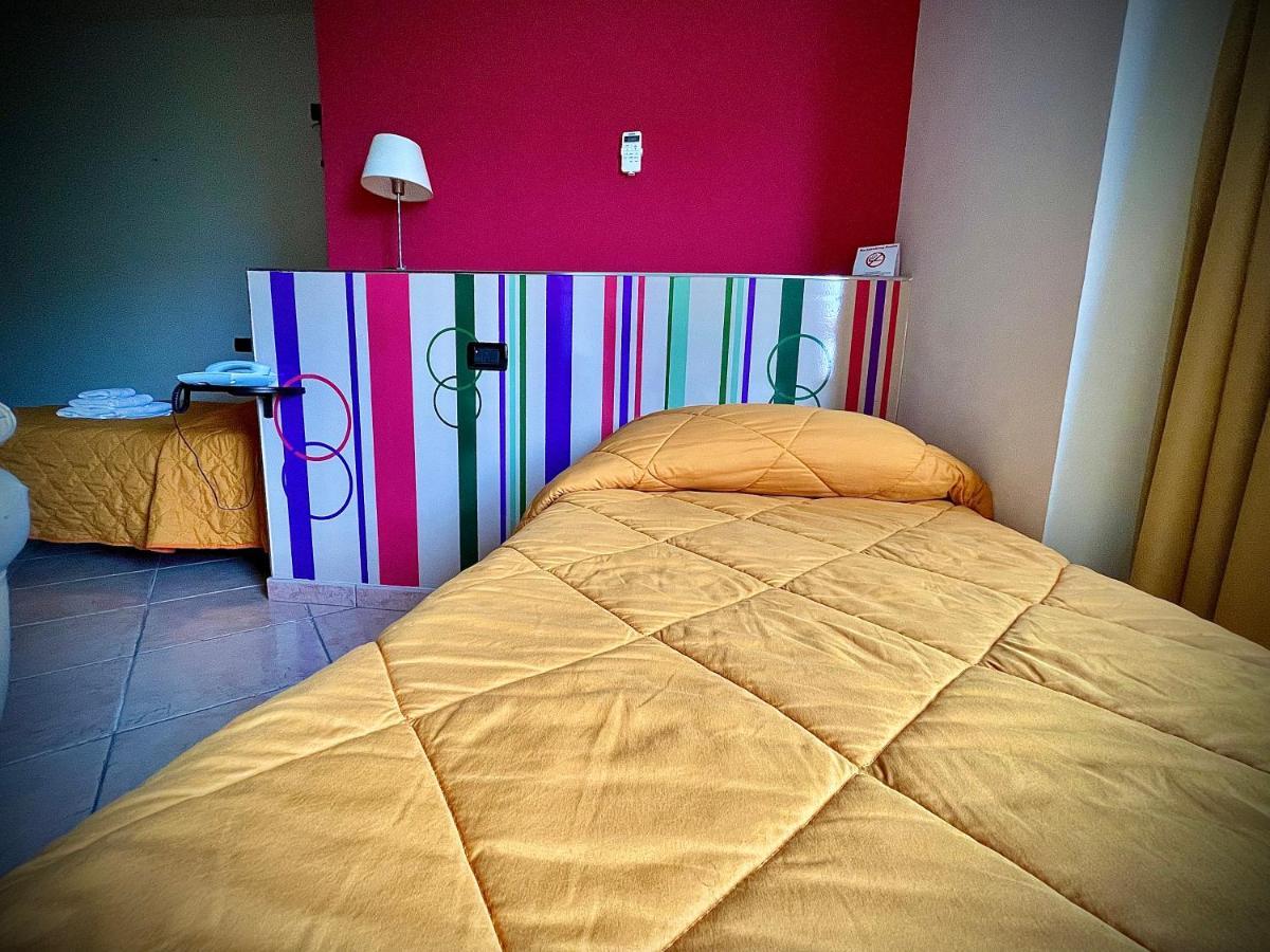 Hotel Le Ceramiche Cosenza Montalto Uffugo Esterno foto