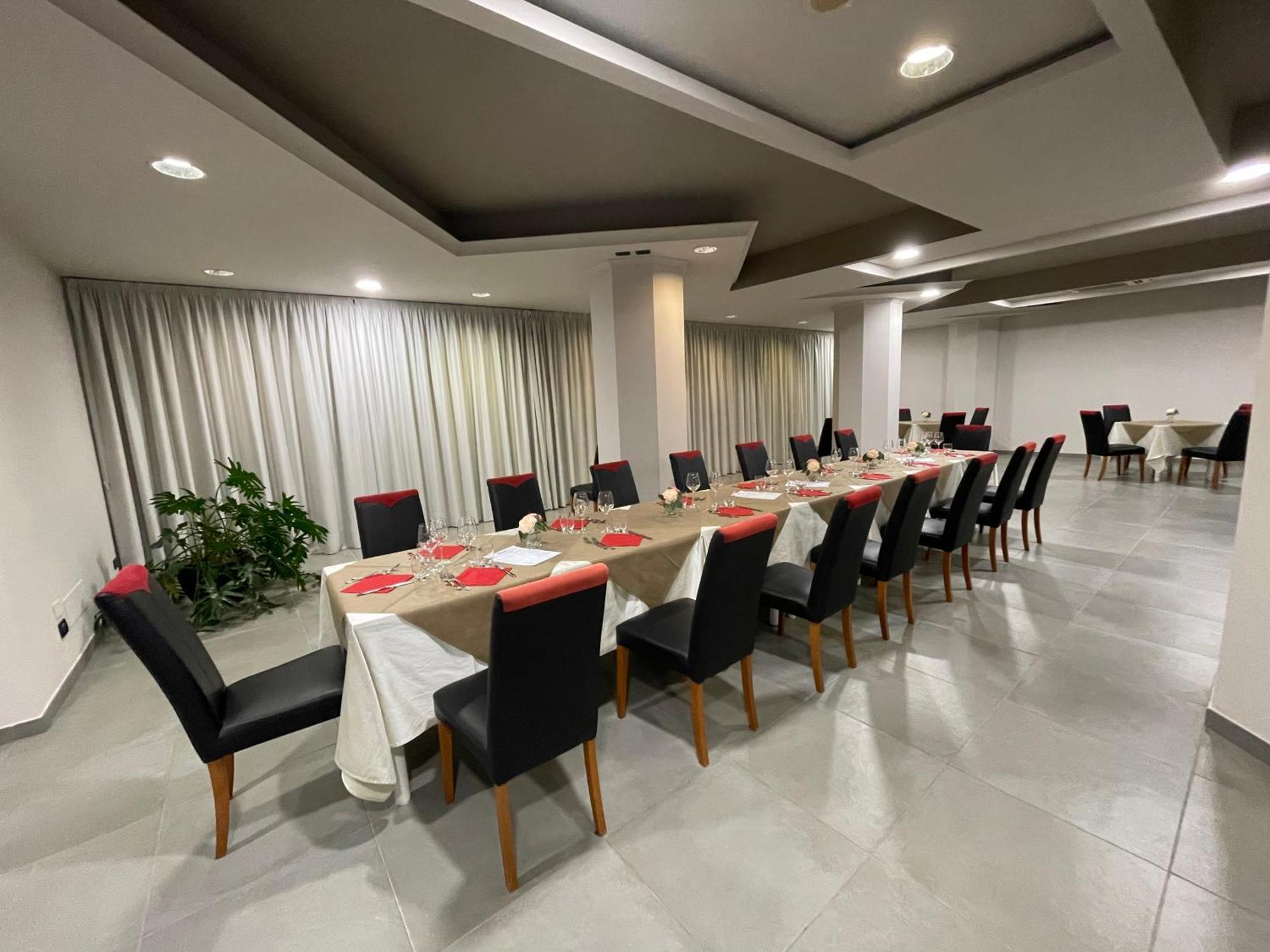 Hotel Le Ceramiche Cosenza Montalto Uffugo Esterno foto