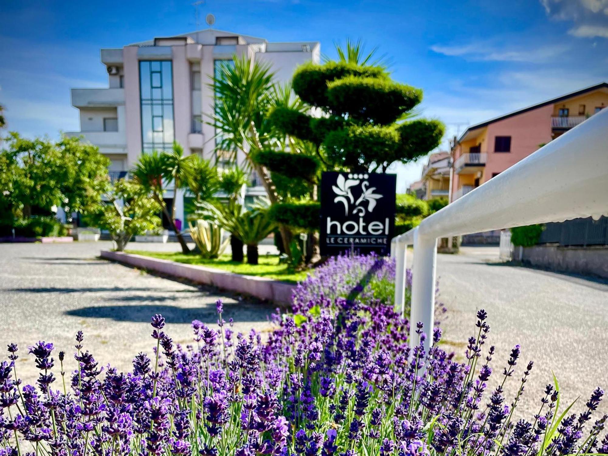 Hotel Le Ceramiche Cosenza Montalto Uffugo Esterno foto
