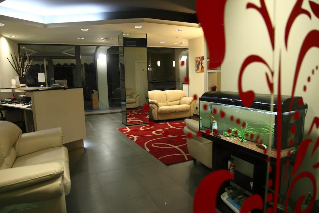 Hotel Le Ceramiche Cosenza Montalto Uffugo Esterno foto
