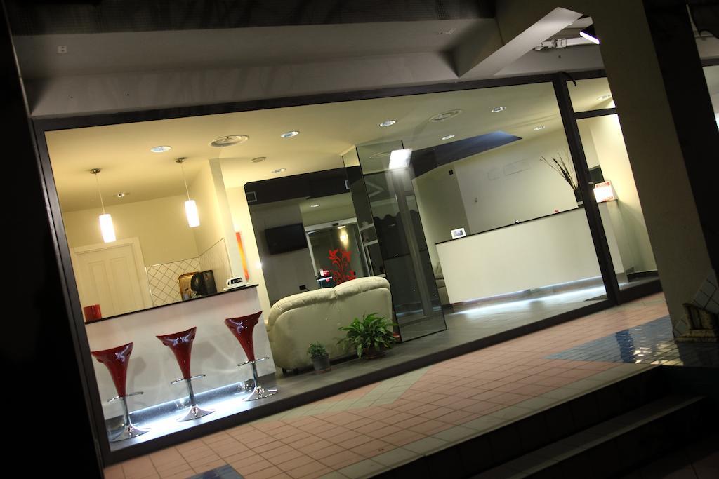 Hotel Le Ceramiche Cosenza Montalto Uffugo Esterno foto