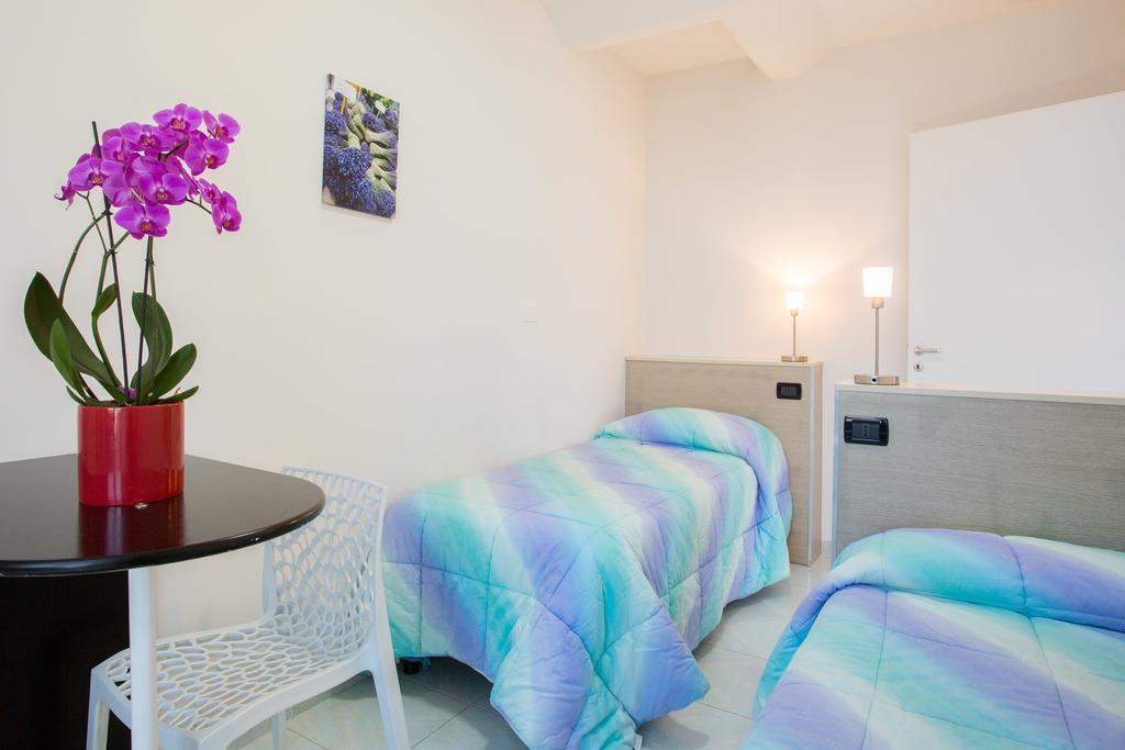 Hotel Le Ceramiche Cosenza Montalto Uffugo Esterno foto