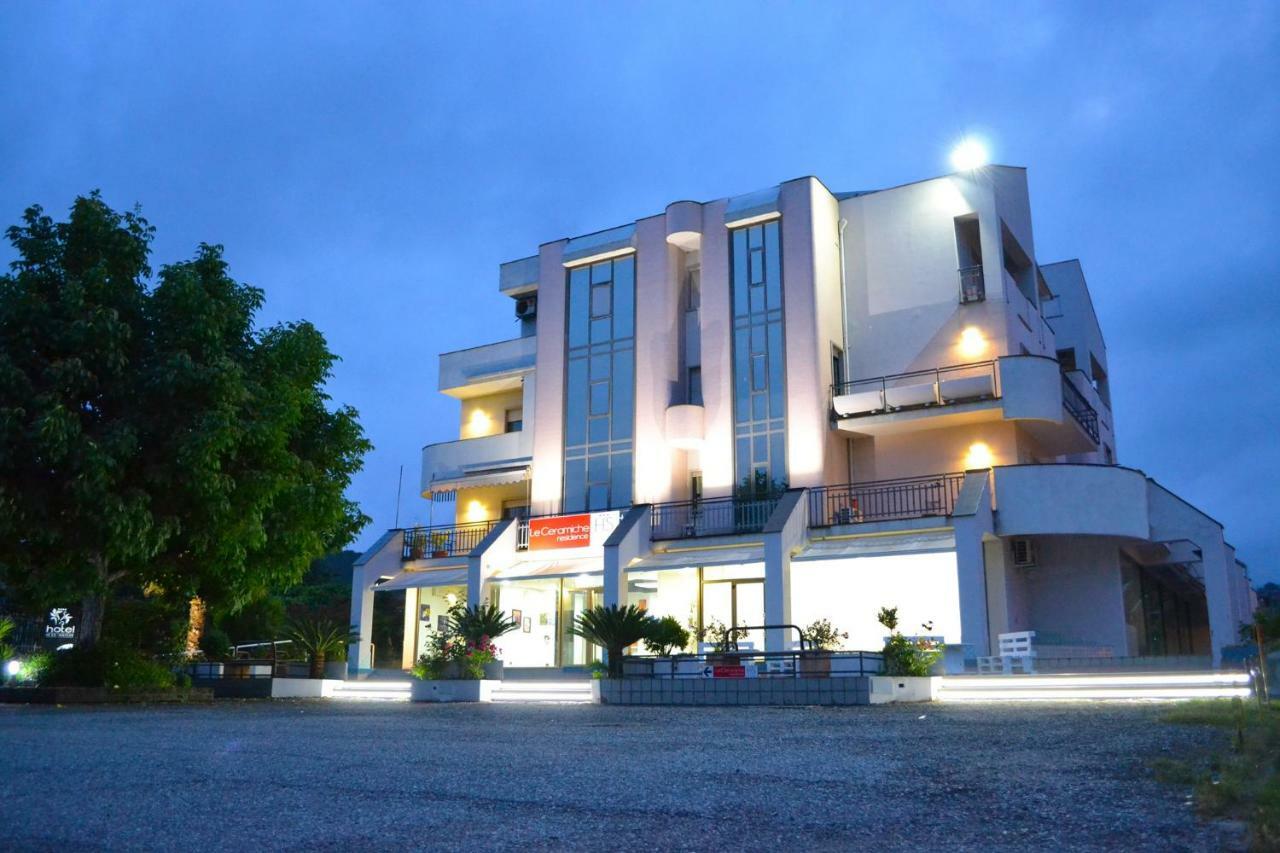 Hotel Le Ceramiche Cosenza Montalto Uffugo Esterno foto